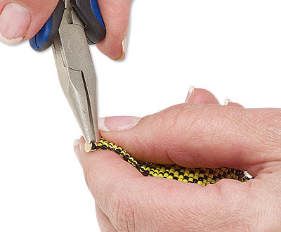Pliers closing end bar